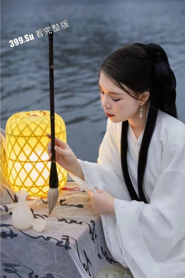 古风美女竟是 KTV小姐!广西河池南丹县火幕村母狗 #龙雨微 上班的时候喝醉 被扒光衣服剃毛 强制高潮!-5