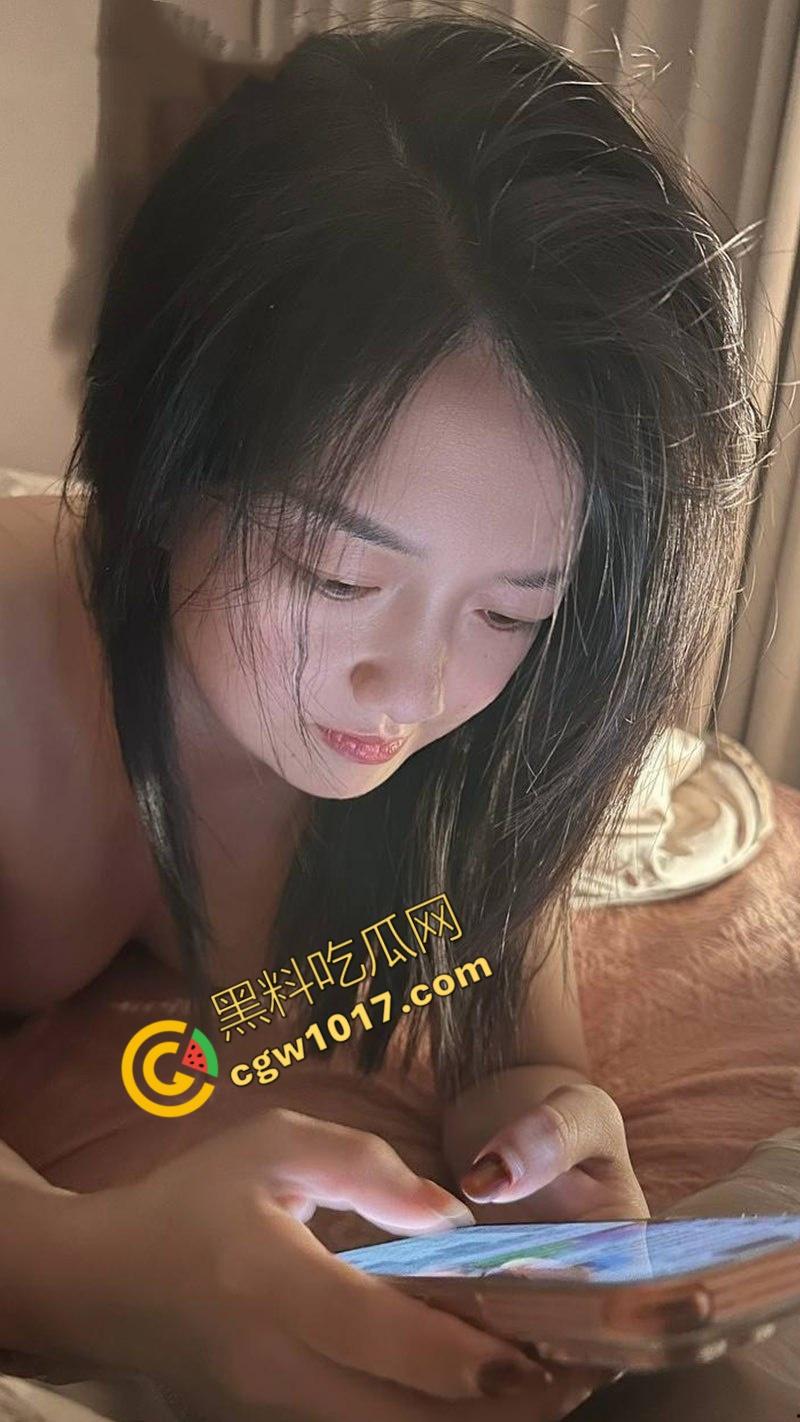 山东妖娆少妇狂野约炮！iPhone17 Pro诱惑下，淫声浪语不断，猛男直插猛射，浪叫不止，浓精灌满她痉挛的骚穴-1