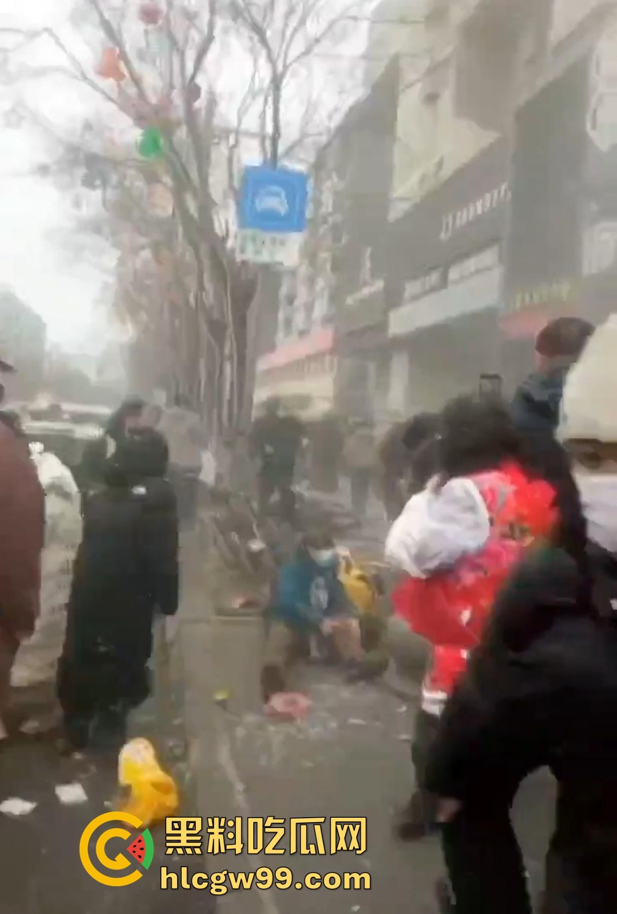 沈阳大东副食商场爆炸 这威力堪比现场开年大炮 惊动半个城的声音这是年货自爆还是开门红太猛？-8