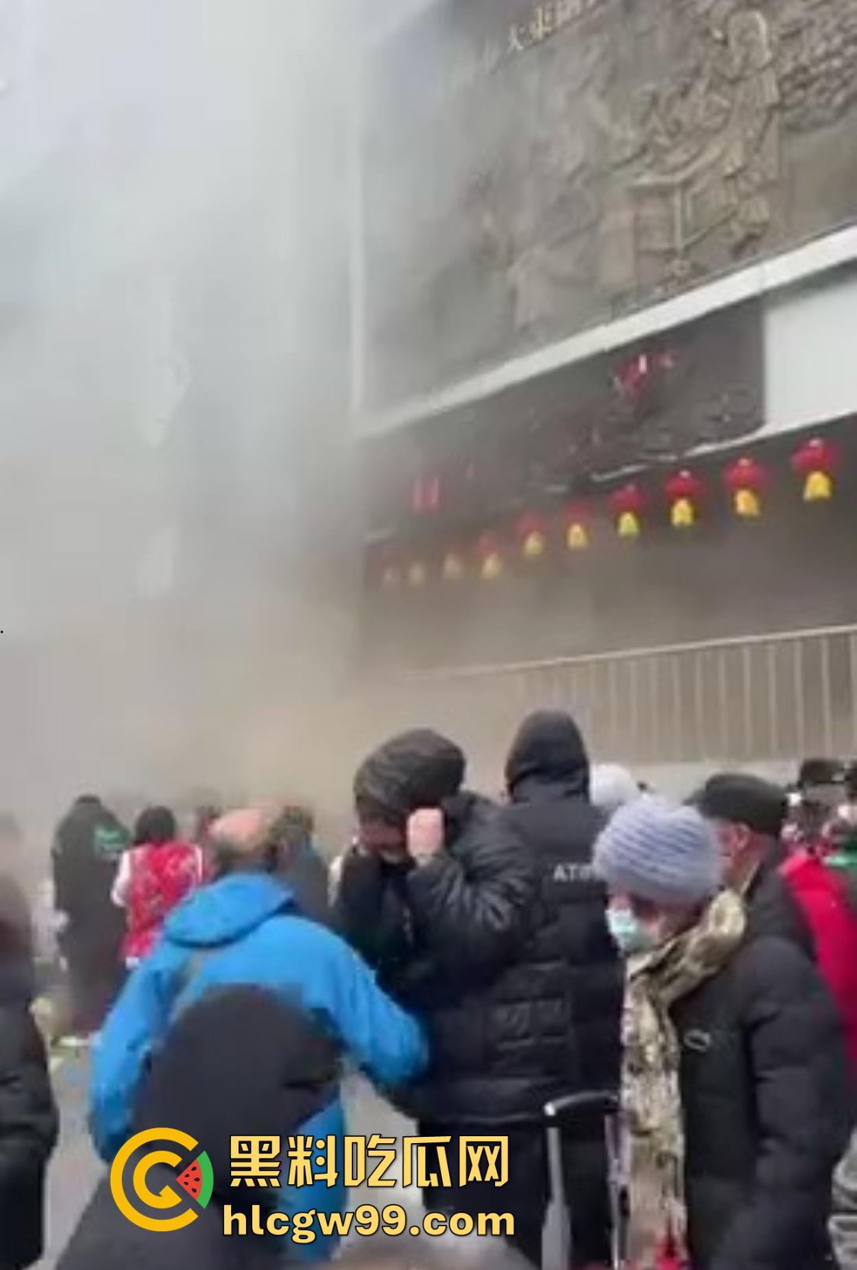 沈阳大东副食商场爆炸 这威力堪比现场开年大炮 惊动半个城的声音这是年货自爆还是开门红太猛？-10