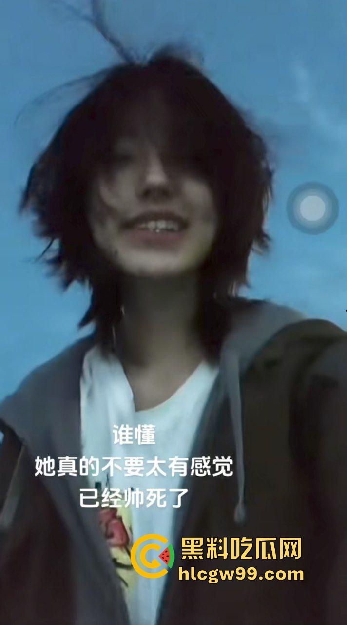 抖音英国留学生反差婊【哇塞】爱上洋屌大鸡巴淫荡女上骑乘，硅胶棒玩弄骚逼淫叫不停，惨遭泄密独家曝光！-3