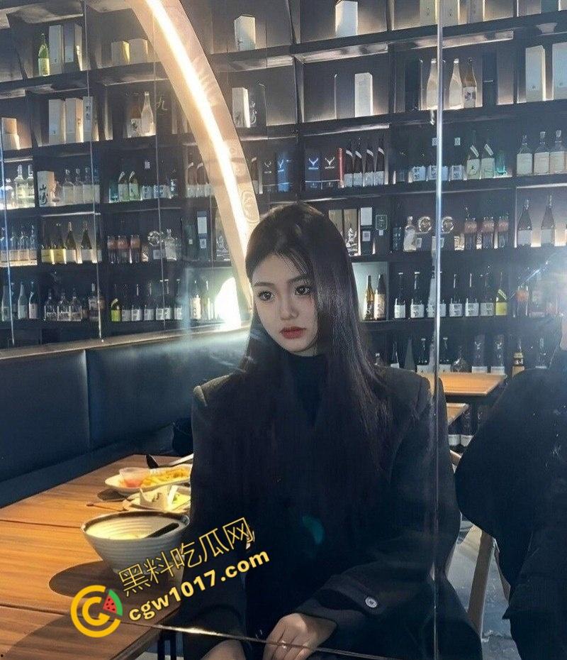 极品反差婊！乖学生变床上极品母狗，被校外土豪包养调教全程曝光，女神深喉吞巨舌，爆操高潮喷汁！-1