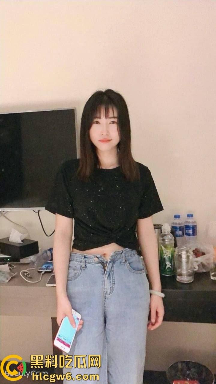 南京炸裂小学老师【杨燕姿】不满新婚老公花天酒地 网约单男酒店约炮报复老公 绝密做爱视频被曝光-1