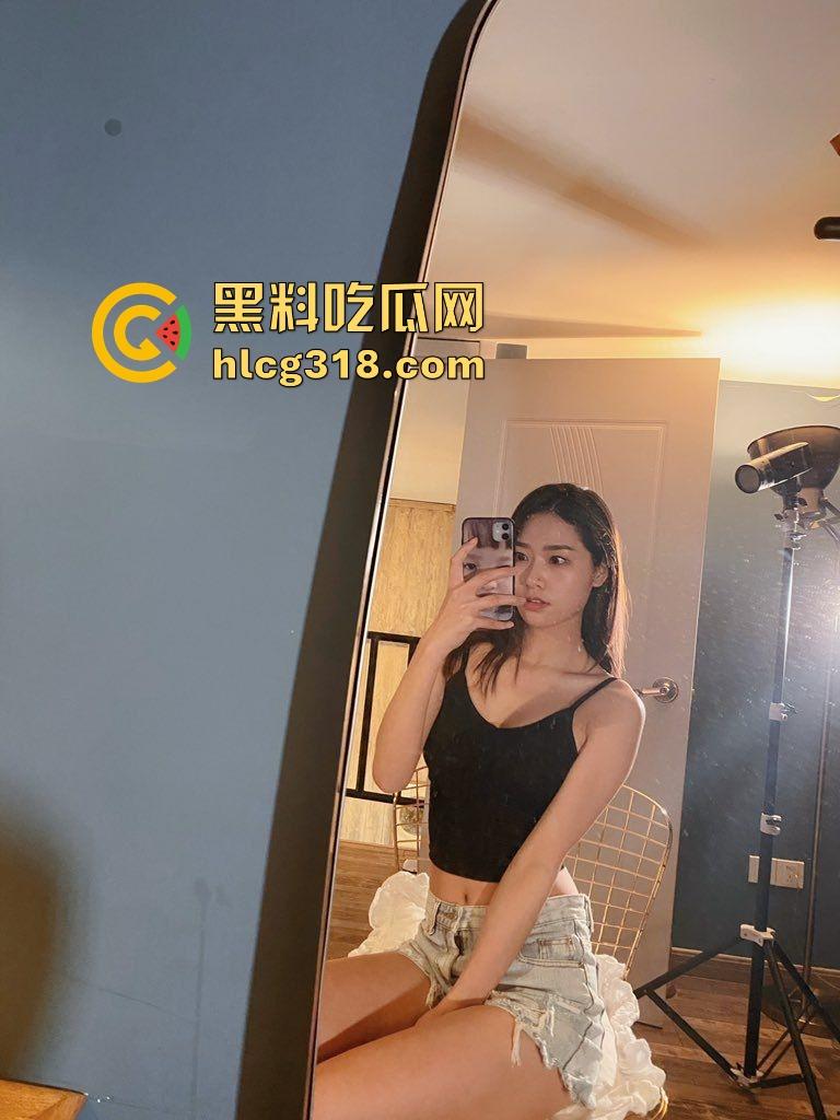 骚货接电话也不忘被插！大鸡巴干到子宫口她都还能跟婚庆公司讲价，这专业素质我服了！-2