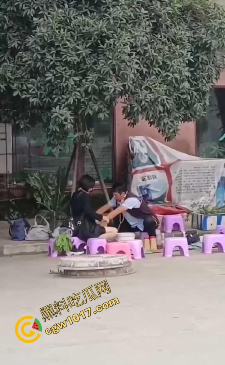 公园算命大师诱骗小仙女，揉胸抠穴就能断知福祸，小仙女被玩弄至高潮，彻底沦陷！-3