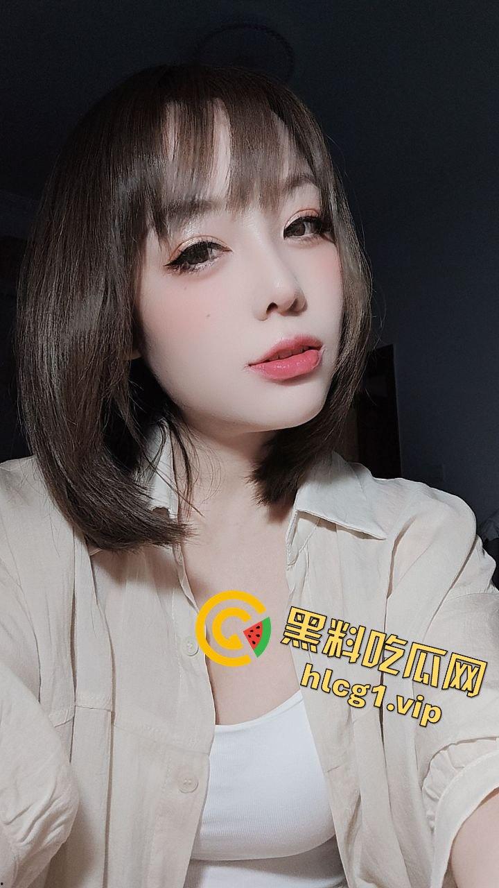 瓜友投稿爆料！成都东郊记忆的极品御姐楼凤轩儿，奶牛装上演口技大秀！-6