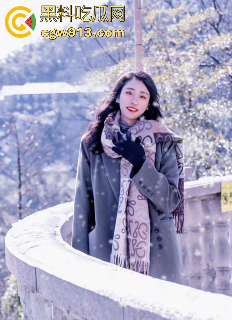 杭州师范气质尤物【陈绍熙】，遭前男友泄密不雅视频，白天女神晚上淫娃，那一脸的享受高潮感简直没谁了！-1