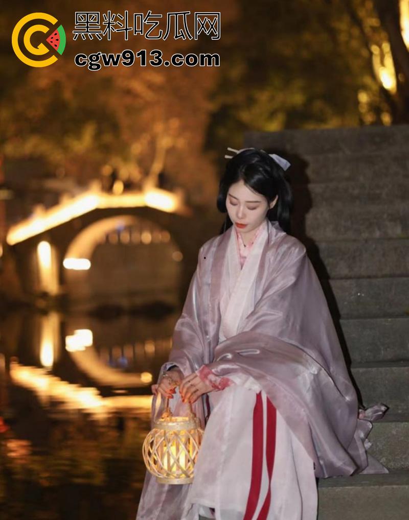 杭州师范气质尤物【陈绍熙】，遭前男友泄密不雅视频，白天女神晚上淫娃，那一脸的享受高潮感简直没谁了！-2