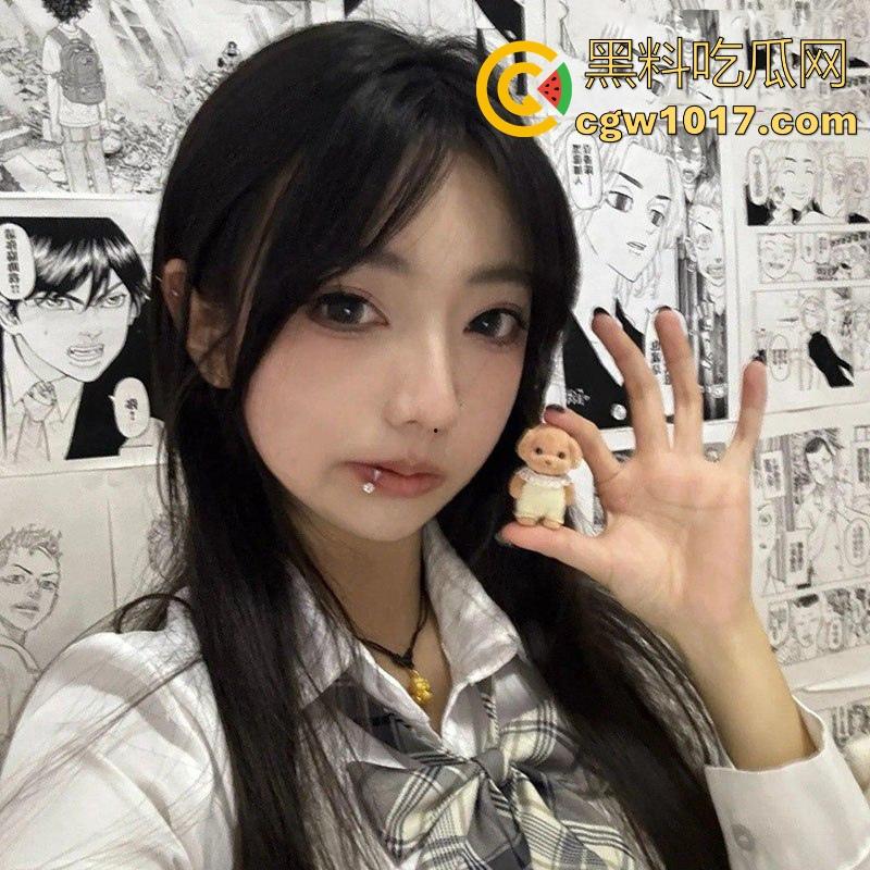 成都医科大学【徐梦梦】反差唇钉妹，冷清女神调教成淫荡母狗，穿黑丝JK跪舔金主肉棒，被后入猛干到外翻！-3