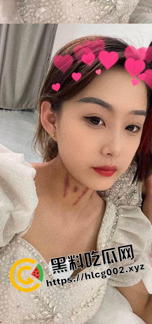 独家爆料东莞第一公交车！常平19岁精神小妹【王博涵】当地精神小伙性玩具 多次堕胎 群p视频流出-1