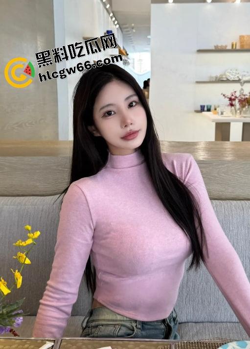 陕西【Barbara】高冷脸掩不住骚穴，主动骑乘深喉口爆金主，被爆操成淫叫母狗，粉丝都操过她！-3