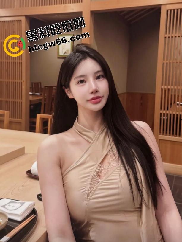 陕西【Barbara】高冷脸掩不住骚穴，主动骑乘深喉口爆金主，被爆操成淫叫母狗，粉丝都操过她！-5