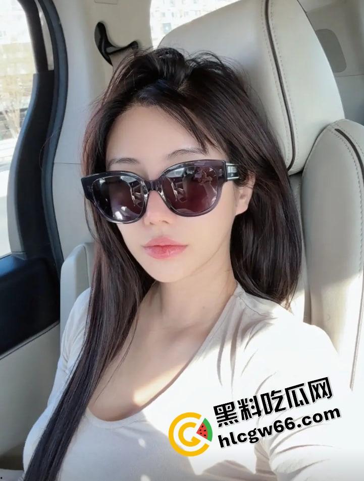 陕西【Barbara】高冷脸掩不住骚穴，主动骑乘深喉口爆金主，被爆操成淫叫母狗，粉丝都操过她！-10