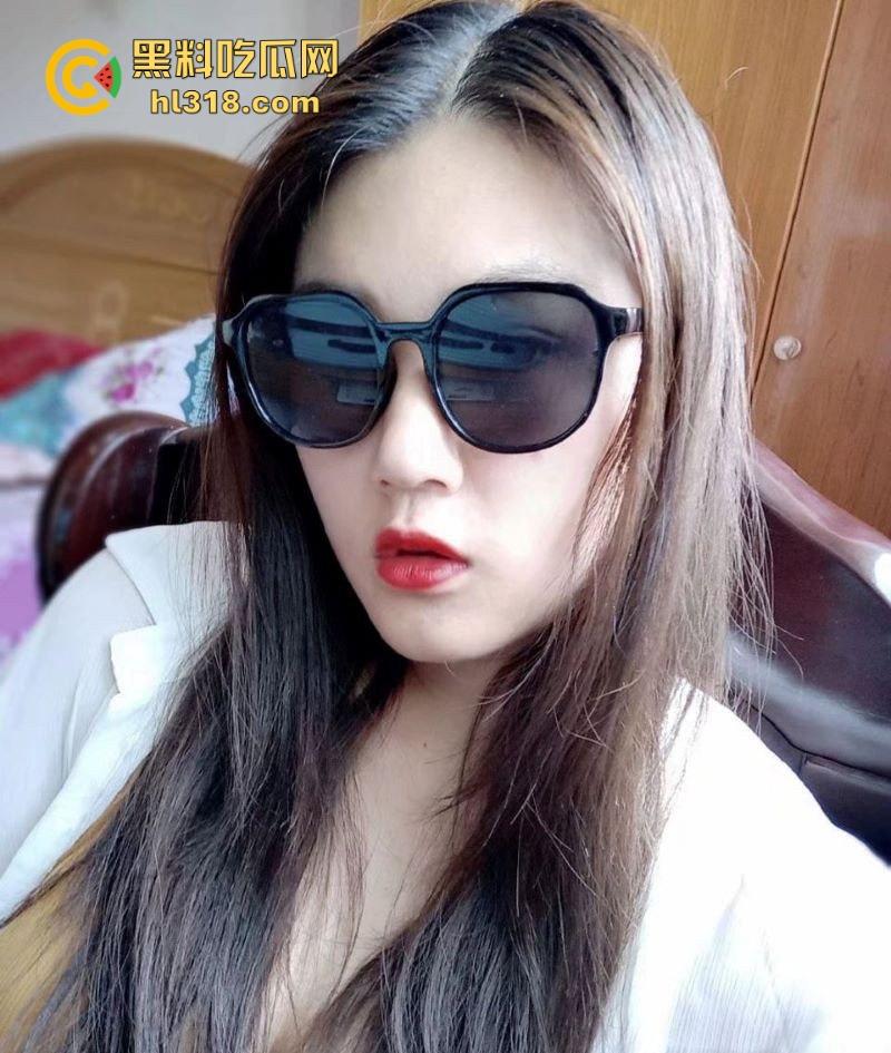 王者峡谷邂逅03年炮友，微胖巨乳母狗在线发骚，晒出性感自拍勾引，线下遭爆操内射！-5